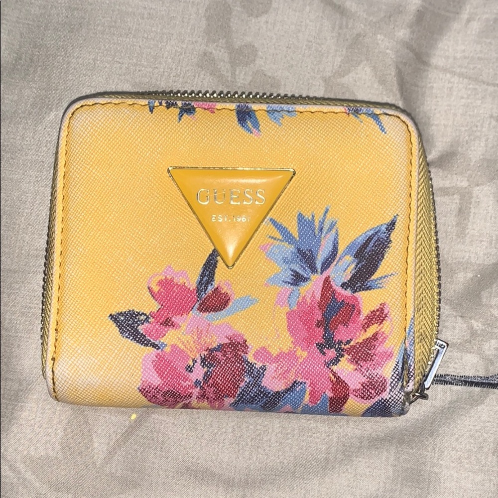 GUESS wallet